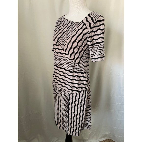 Papillon Blanc Women's Gray/Black Wavy Striped Pattern Short Sleeve Midi Dress - Picture 9 of 11